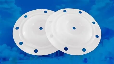 Диафрагма дозирующего насоса 15 грамм, индивидуальный диаметр 50 мм, разработана для точного дозирования и контролируемой подачи жидкости